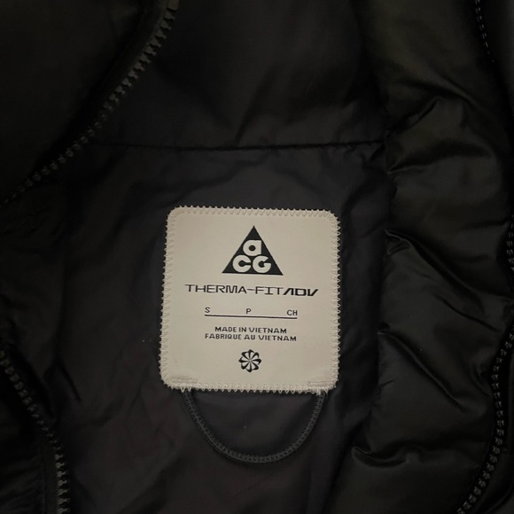 Nike ACG puffer jacket - Picture 2 of 5